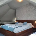 Vincent Hotel